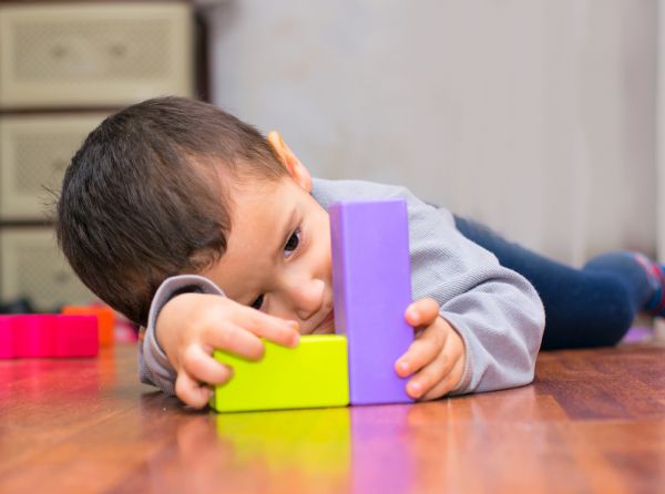 Πώς είναι να μεγαλώνεις παιδί με αυτισμό | imommy.gr