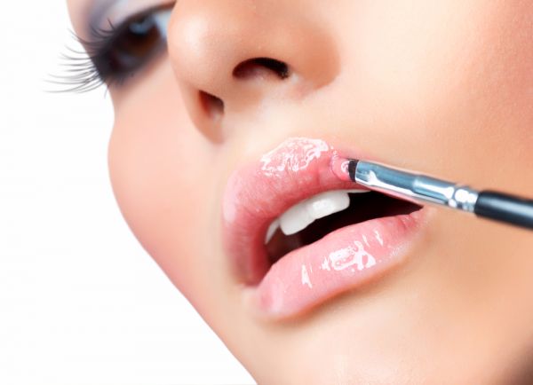 Jelly lips: Το πιο «ζουμερό» μακιγιάζ χειλιών για το καλοκαίρι | imommy.gr