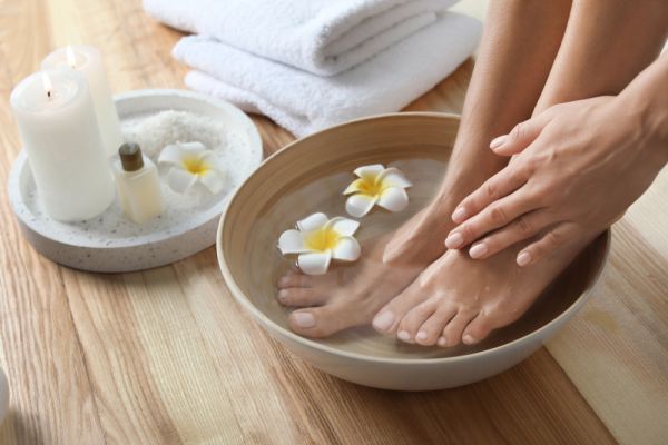 3 DIY θεραπείες που θα σας χαρίσουν απαλά πόδια | imommy.gr