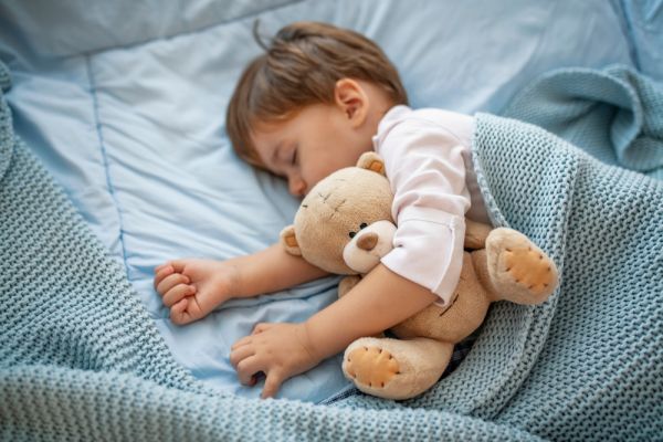 3 τεχνικές που βοηθούν τα παιδιά να κοιμούνται καλύτερα | imommy.gr
