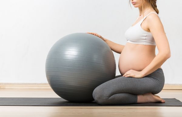 Ιδανικές ασκήσεις για την περίοδο της εγκυμοσύνης | imommy.gr