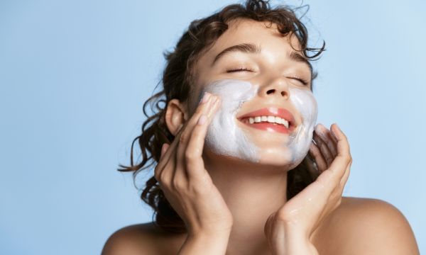 Preppy skincare: Η ρουτίνα περιποίησης της επιδερμίδας που κάνει θραύση στο TikTok | imommy.gr