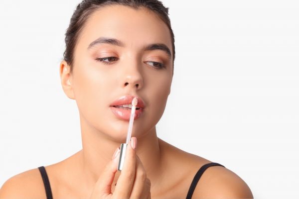 Lip Bloss: Το προϊόν μακιγιάζ που θα σας χαρίσει χείλη για φίλημα! | imommy.gr