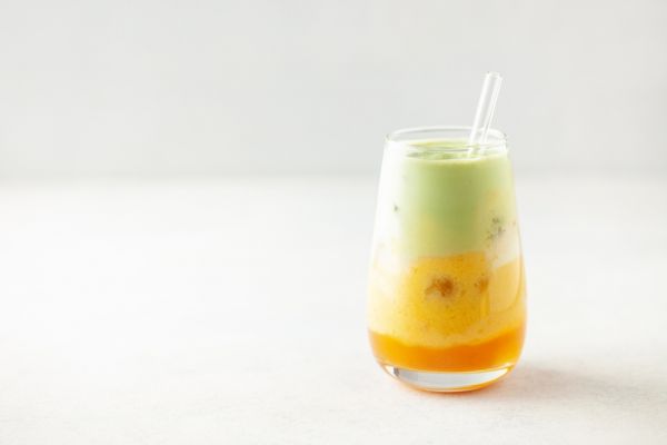Παγωμένο πράσινο τσάι με μέντα και μάνγκο | imommy.gr