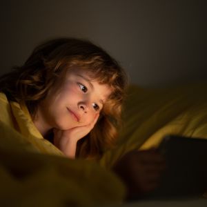 Ώρα ύπνου το σαββατοκύριακο: Πως επηρεάζει το βάρος του παιδιού