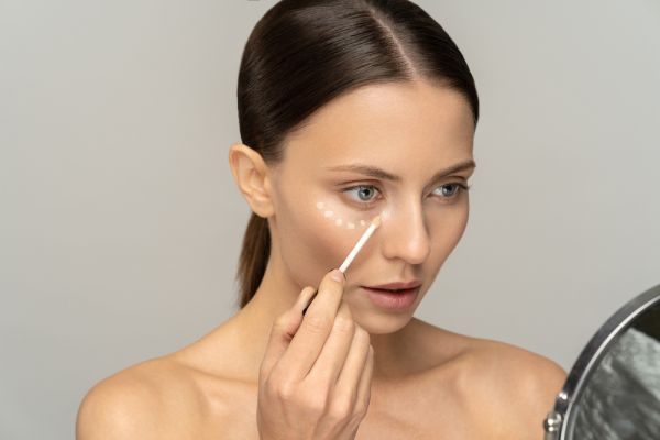 Concealer: Απόλυτα φυσικό αποτέλεσμα με αυτό το hack | imommy.gr