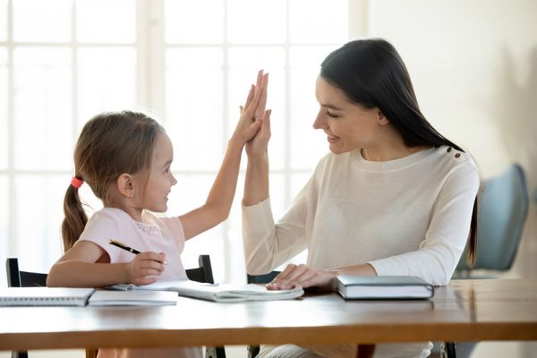 Παιδί: Πρέπει να του λέμε «Είμαστε περήφανοι για εσένα»; | imommy.gr