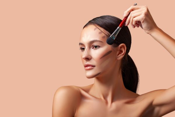 Vertical Contouring: Ιδανικό για στρογγυλά σχήματα προσώπου | imommy.gr