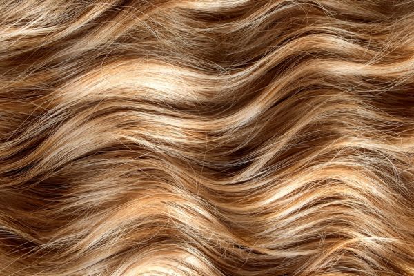 Caramel balayage: Το haircolor που θα συζητήσουμε πολύ το 2025 | imommy.gr