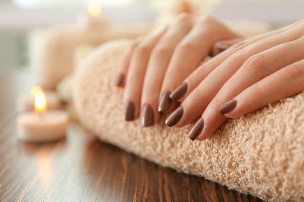 Gingerbread nails: Η τάση στα νύχια που θα τα κάνει πιο γιορτινά | imommy.gr