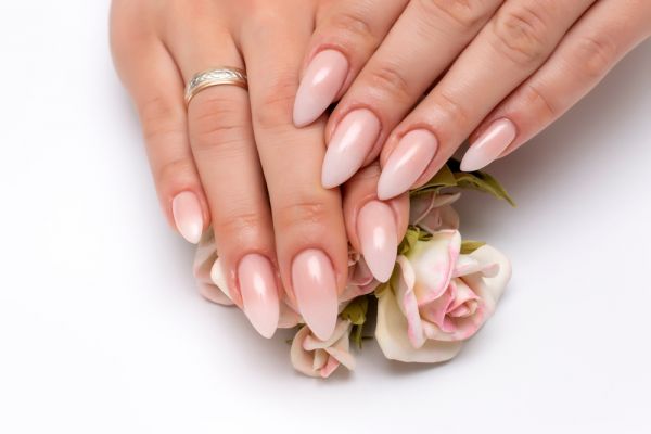 Τα nail trends του 2024 που θα συνεχίσουν να είναι στη μόδα | imommy.gr