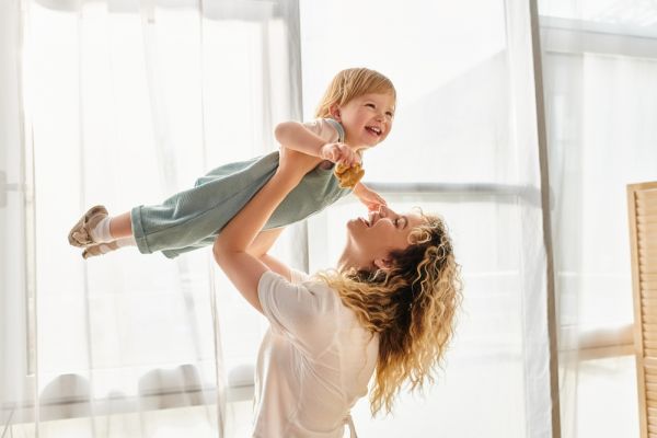 Αναρωτιέσαι πώς σε βλέπει το παιδί σου; Δες τι τύπος γονέα είσαι