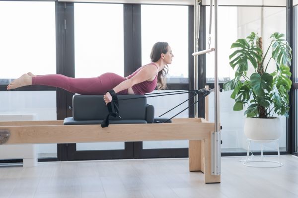 Pilates μετά τον τοκετό: Ποια τα οφέλη για τις νέες μαμάδες;